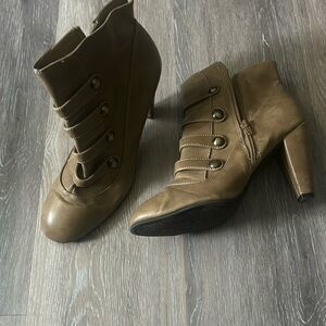 Women’s size 8.5 ankle boots